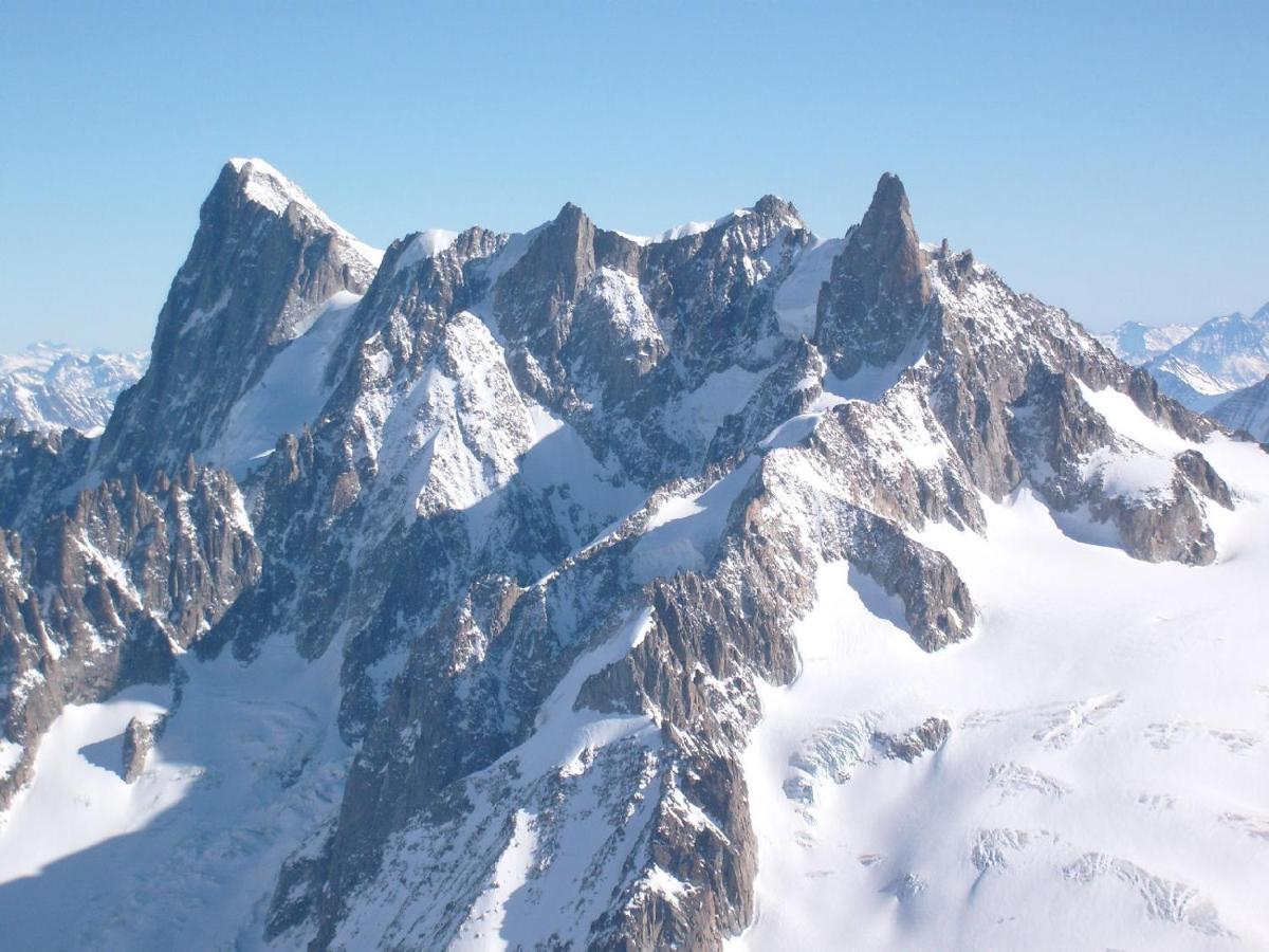 Appartement T2 CHAMONIX CENTRE Balcon Vue MONT BLANC Extérieur photo